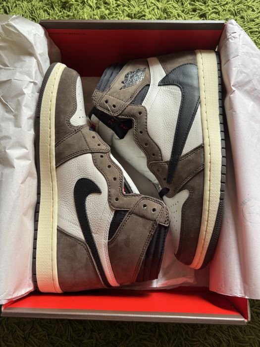 Jordan 1 Retro High OG Travis Scott Mocha