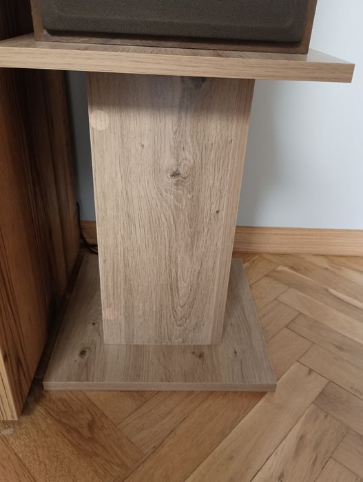 Продавам стойки за тонколони