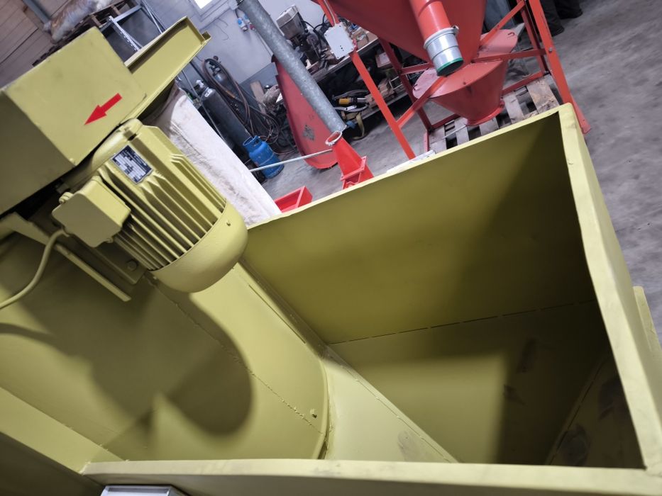 Moara cu amestecator cereale