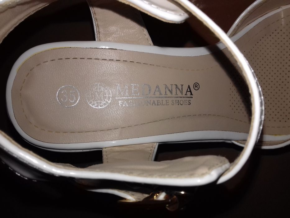 Туфли/босоножки 35 р новые