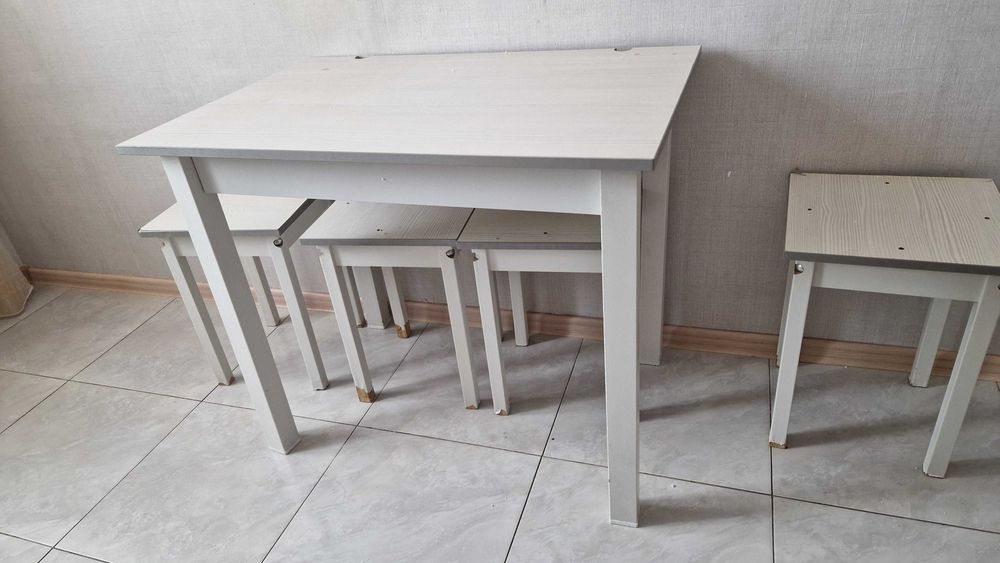 Мебель, стол кухонный со стульями