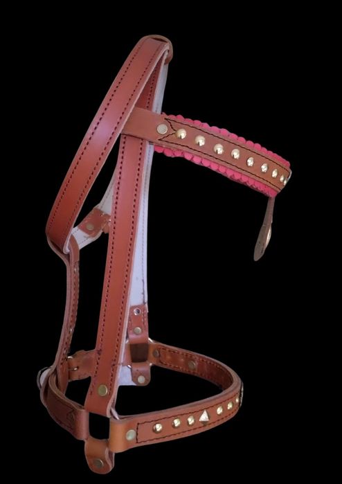 Сарач, амуниция за кон, палдъм, юзда, юлар, поводи, кантарма, гердан