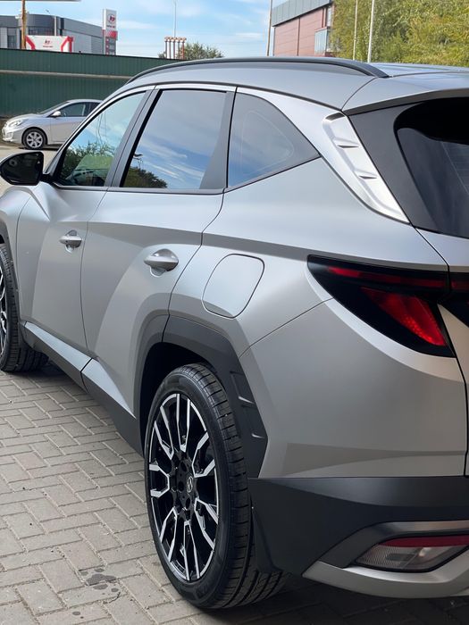 Продам комплект кованых дисков с резиной.