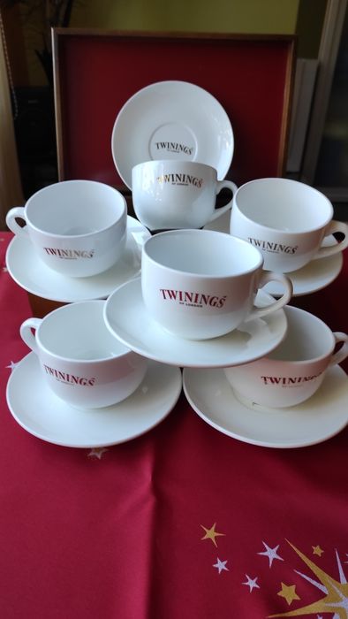 Чаши за чай с чинийки 6 бр .