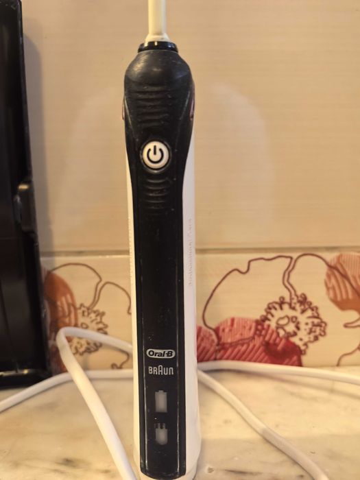 Periuța electrica Oral B 1