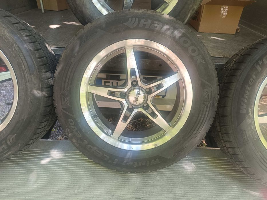Джанти с гуми Advanti racing