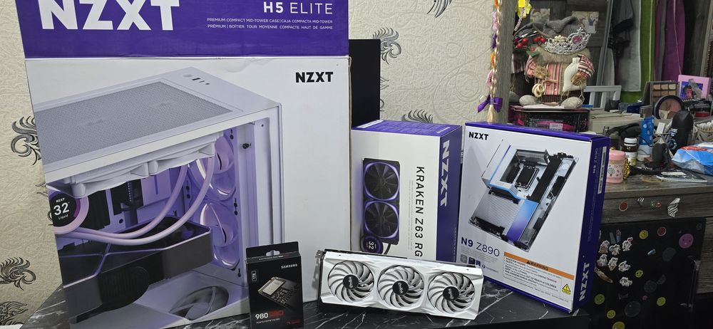 Компьютер БЕЛЫЙ  кейс на стадии сборки на заказ  НА БАЗЕ NZXT