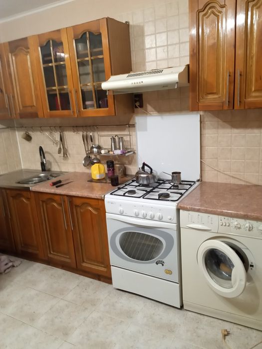 Продам кухню дерево,  б/у