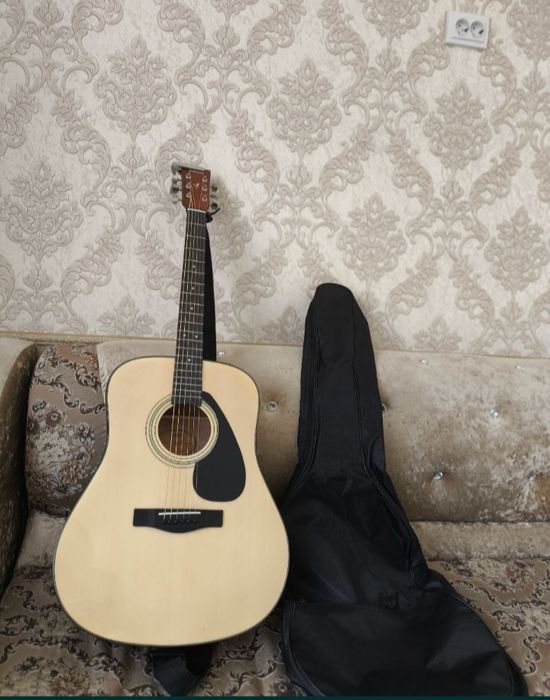 Акустические Гитара  YAMAHA