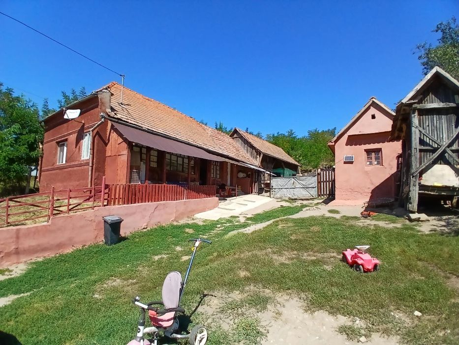 Casa de vazare in Tau comuna Rosia de Secas