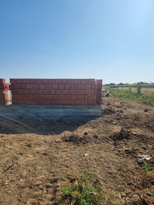 Vând teren intravilan locuri de case