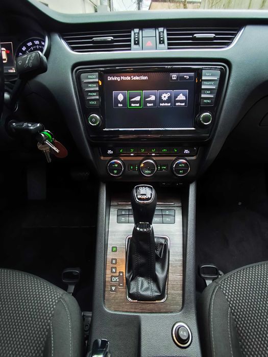 Skoda Octavia Scout DSG 184CP panoramic istoric