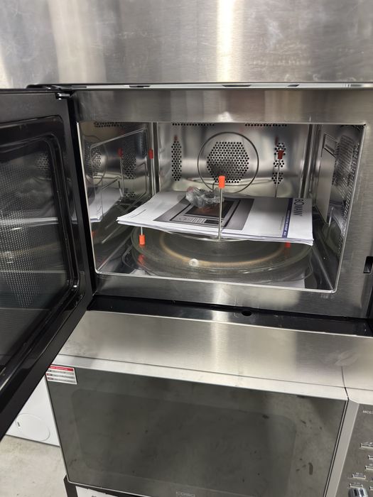 Cuptor cu microunde încorporabil combinat Bomann MWG2216HEB