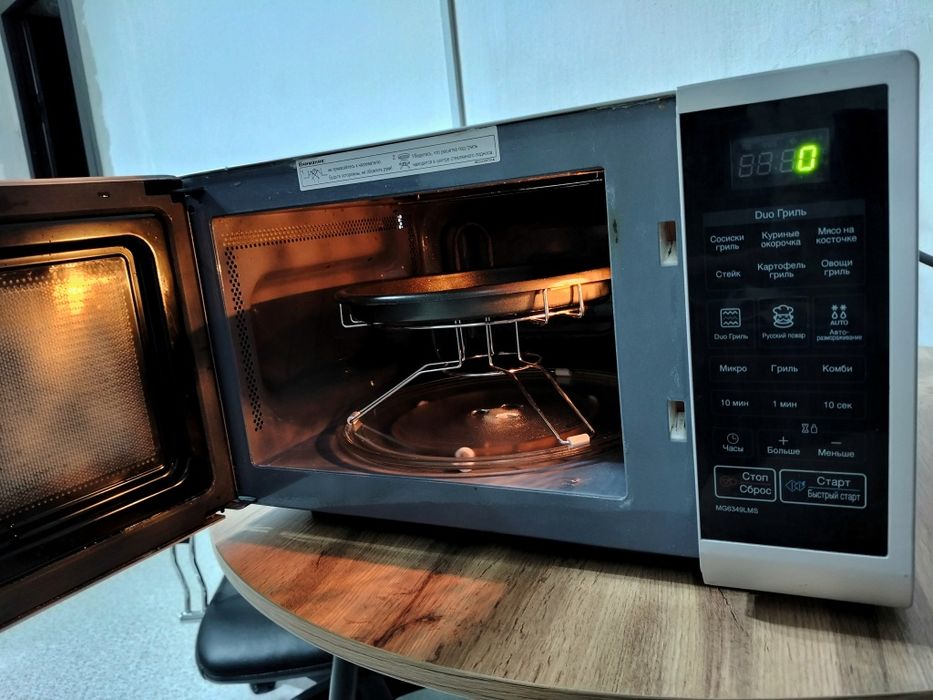 Продам мини печь-гриль LG