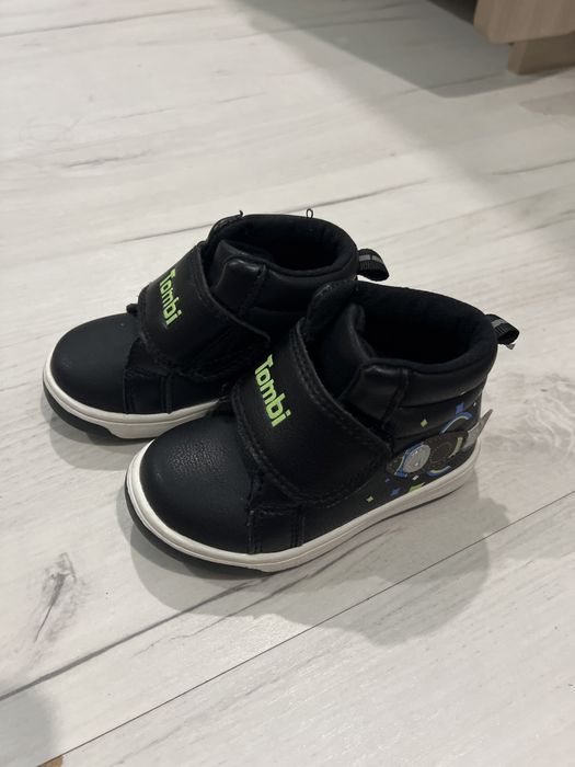 Продам детские полуботинки, демисезон.