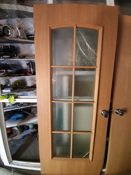 Двери межкомнатные бу.