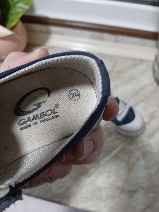 Обувь детская ботинки и слипоны 26 размер