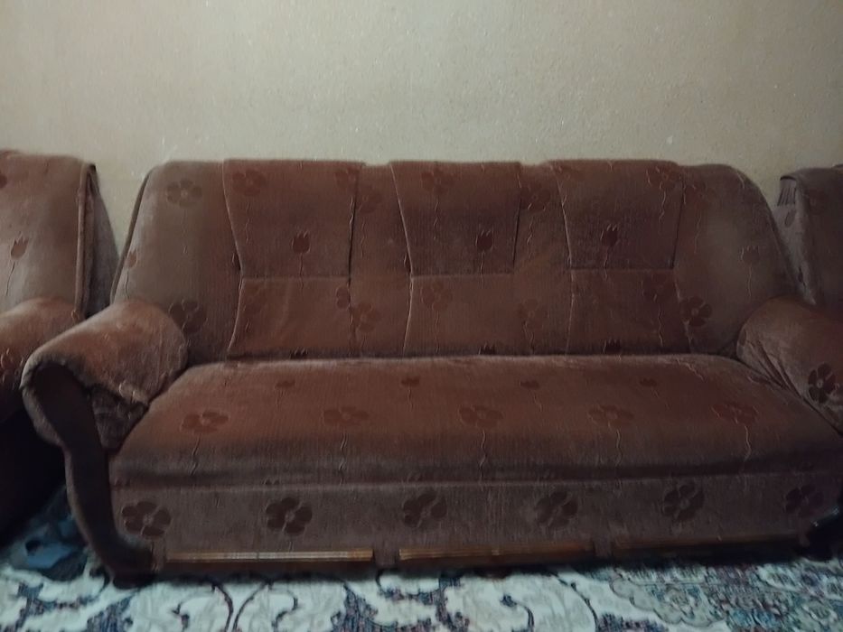 Divan kreslo sotiladi: Shaxrisabz