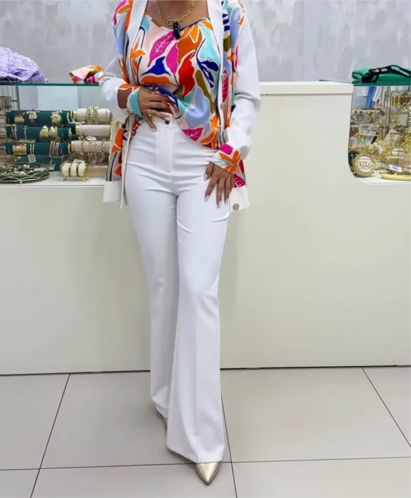 Тройка:майка и поверх нее кофта,брюки