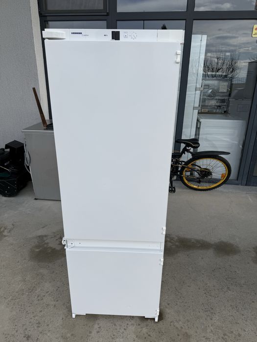 Хладилник за вграждане Либхер 157 см