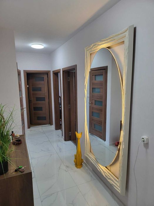 Тристаен апартамент Център