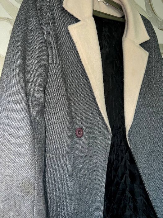 Пальто серого цвета