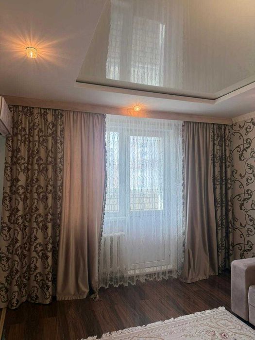 продается , — большой диван — маленький диван — шторы