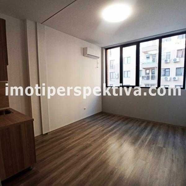 Продава се Тристаен апартамент в Пловдив, Христо Смирненски - 132 кв.м за 1205 €/кв.м - Снимка #2