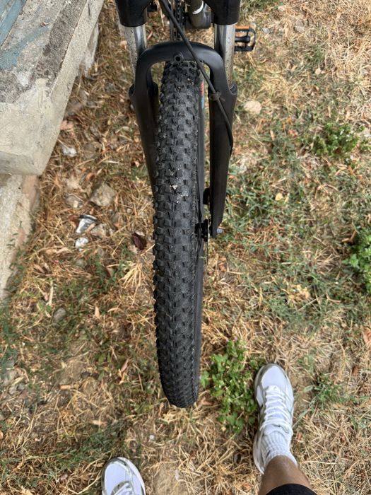 Bicicleta MTB neagra