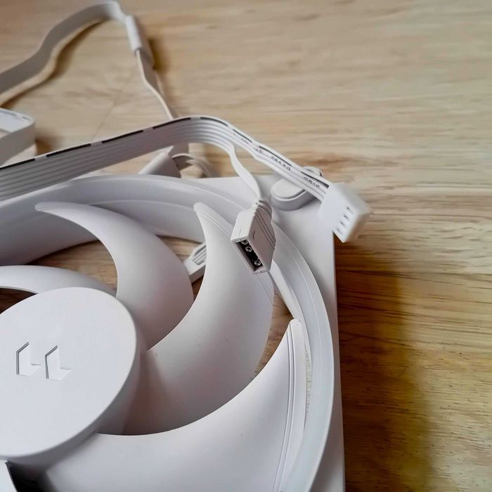 Вентилатор Fractal Momentum 14 RGB White