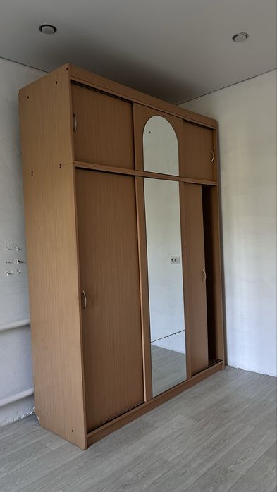 Деревянные шкафы 2 штуки