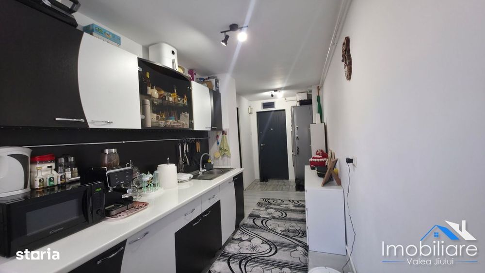 Apartament 2 camere - Lupeni, Str. Parangului, 55 mp, Renovat in 2025
