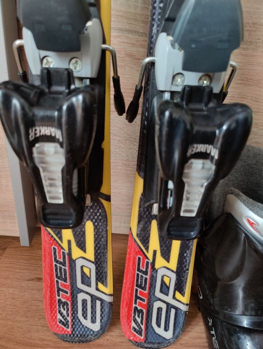 Vand clapari si skiuri copii  - marime 34 35