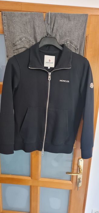 Vând hanorac MONCLER