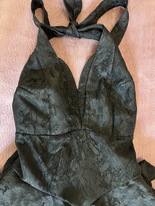 Ефектна черна рокля