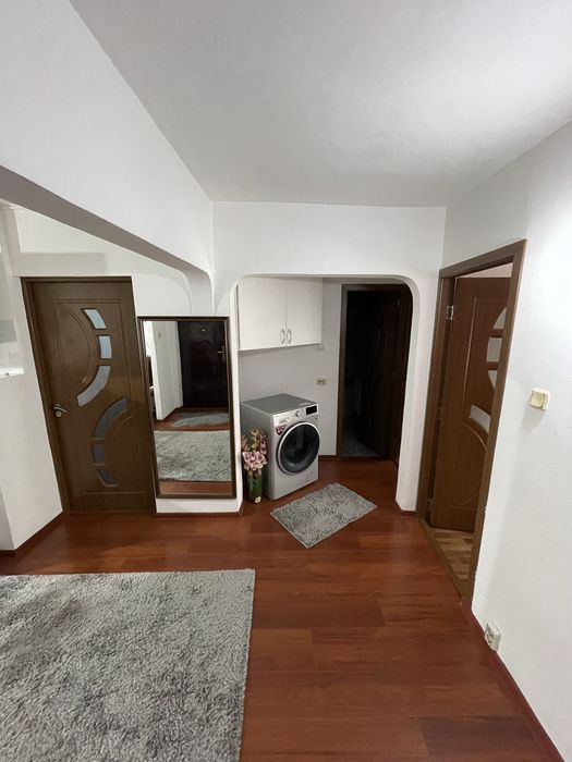 Vand apartament 4 decomandat parter + beci