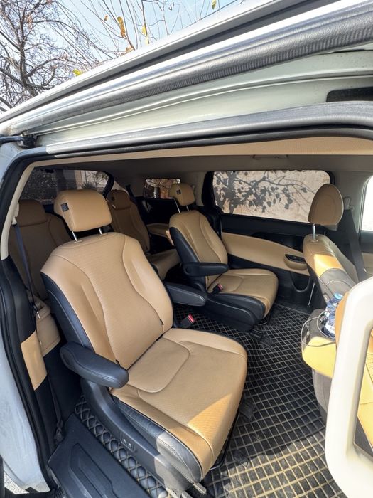 Avtomobil/ yengil minven kia carnival sotiladi!