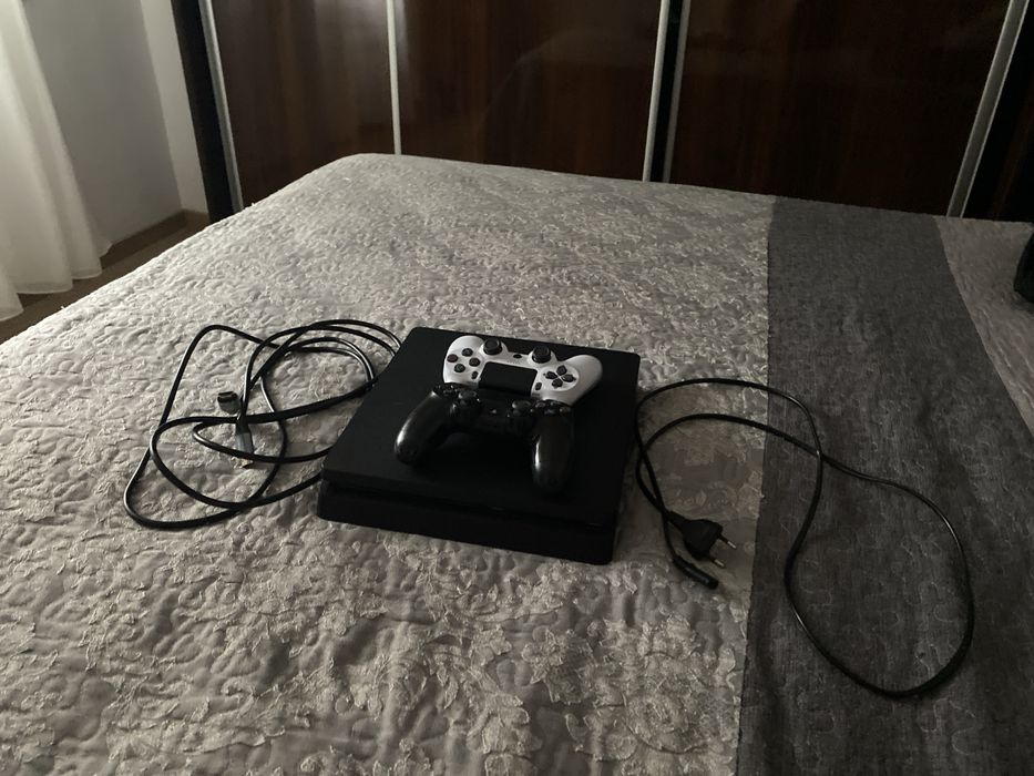 PS4 slim perfect pentru gaming