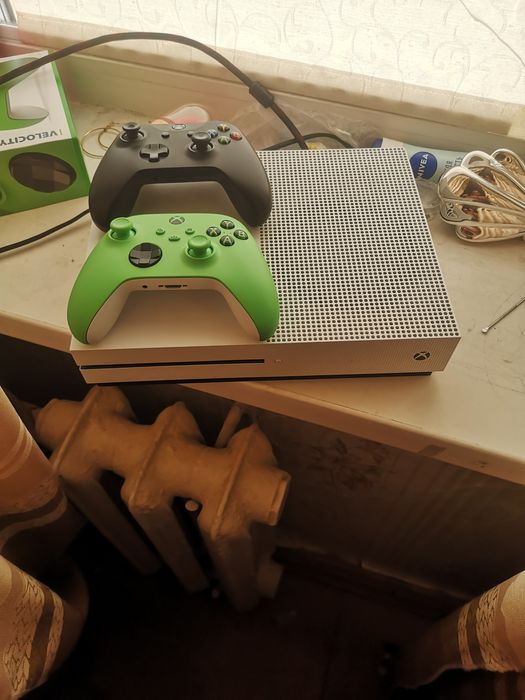 В продаже xbox one на 1 тб