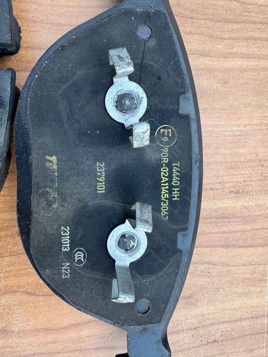 Накладки и дискове предни ATE BMW e60 535d чисто нови от Германия