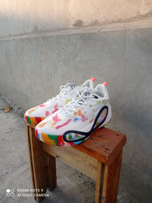 Новая мужская кроссовка