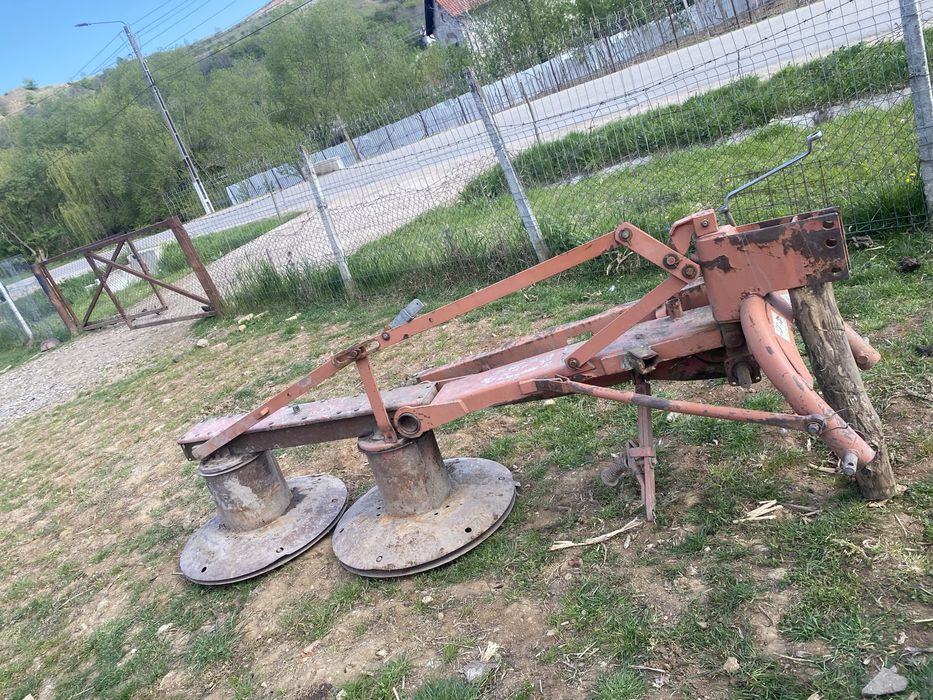 Vând coasă de 165
