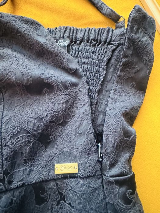 Черен топ  на Guess