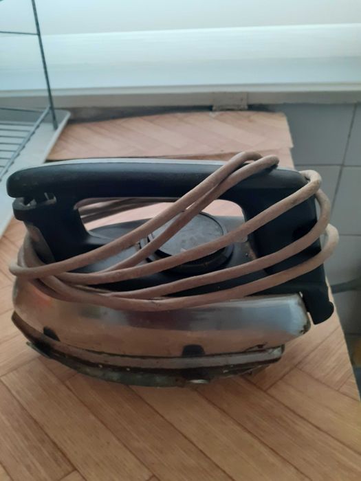 Продава запазени вещи!