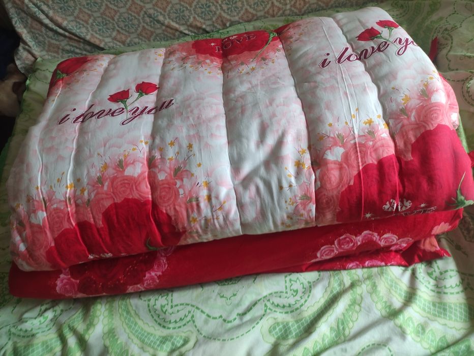 Одеяла новые теплые