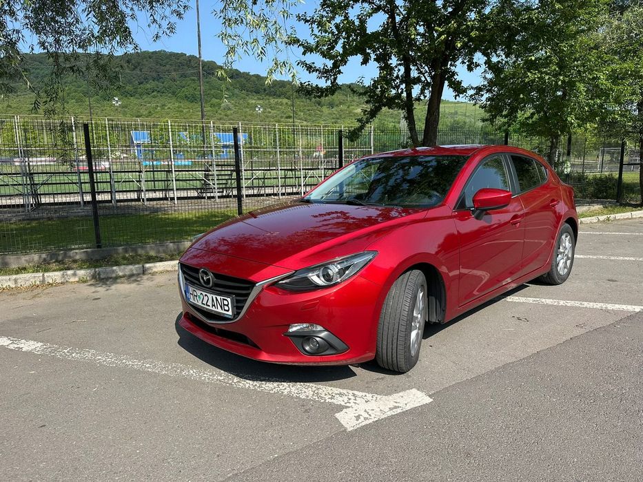 Mazda 3 Stare foarte bună – culoare roșu met,, proprietar femeie nefumătoare