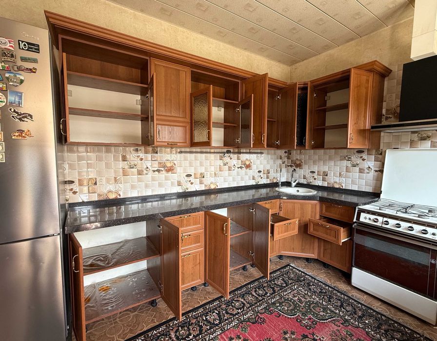 ПРОДАЖА, Качественная кухонная мебель, натуральный КВАРЦЕВЫЙ КАМЕНЬ