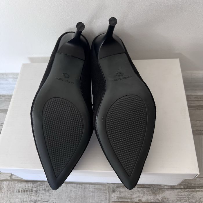 Дамски елегантни черни обувки на ток 35 номер