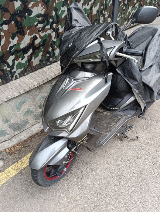 Продаю скутер M8 pro за 250.000