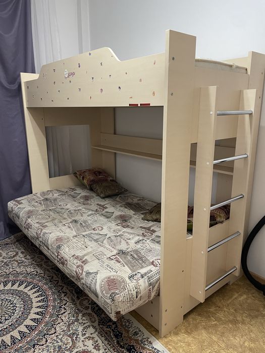 Двухъярусная кровать-диван